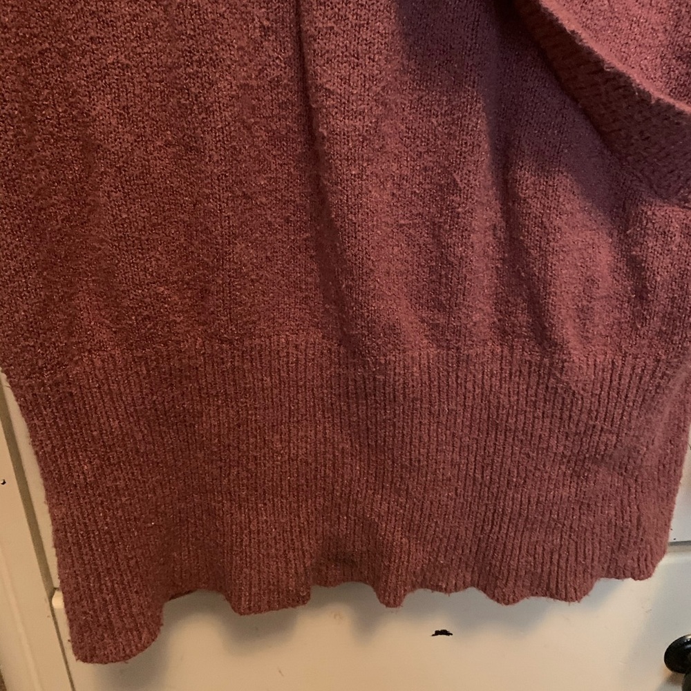 Express- Rust Red V-Neck Sweater - Picture 4 of 6